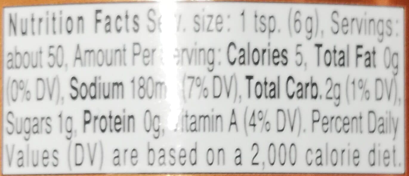 Kikkoman Sriracha hot chili sauce imp packshot