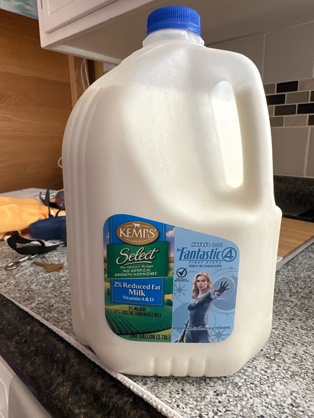 Kemps Reduced Fat Milk packshot