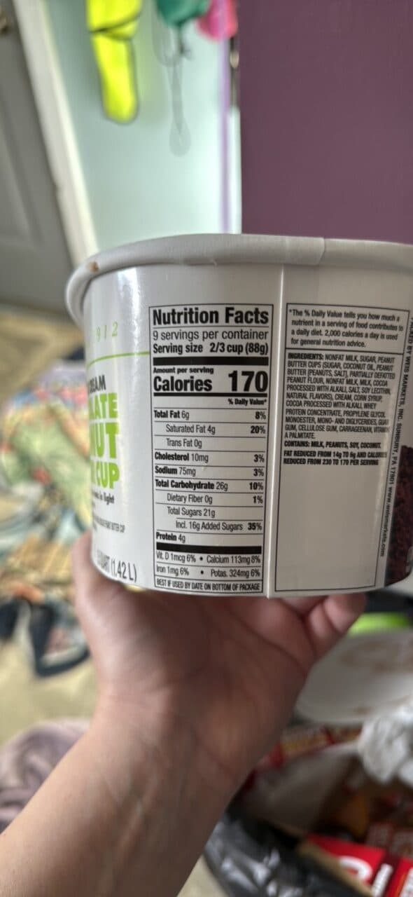 weis quality LIGHT ICE CREAM CHOCOLATE PEANUT BUTTER CUP packshot