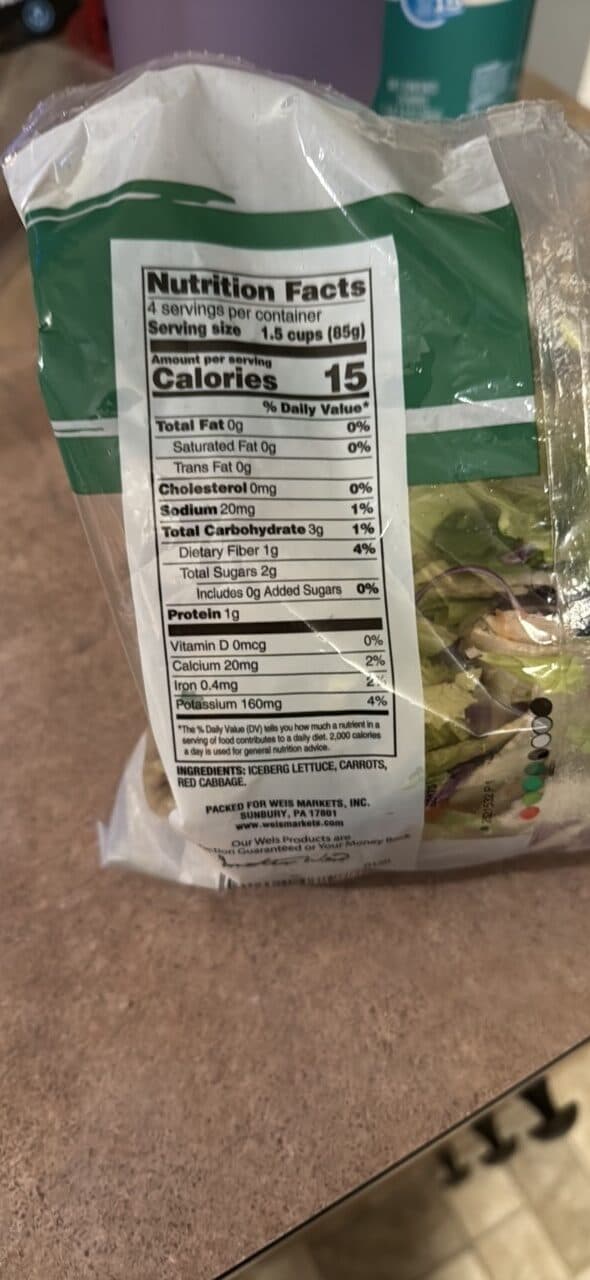 Weis ICEBERG GARDEN SALAD packshot