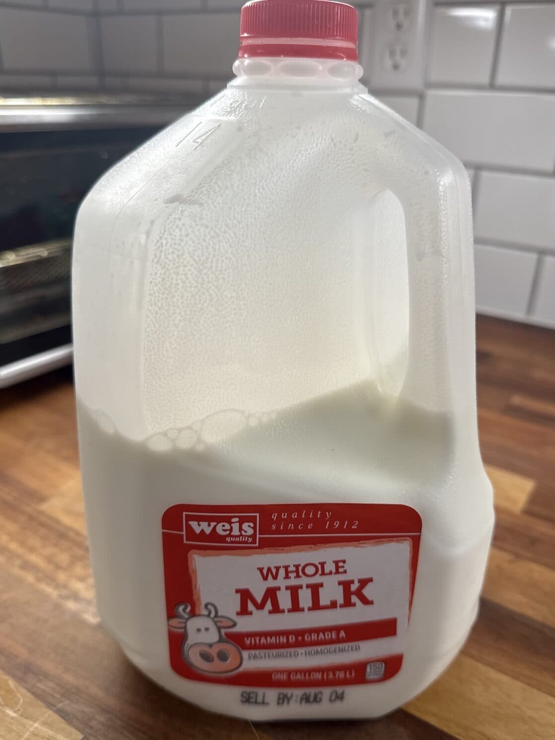 Weis Quality Whole Milk packshot