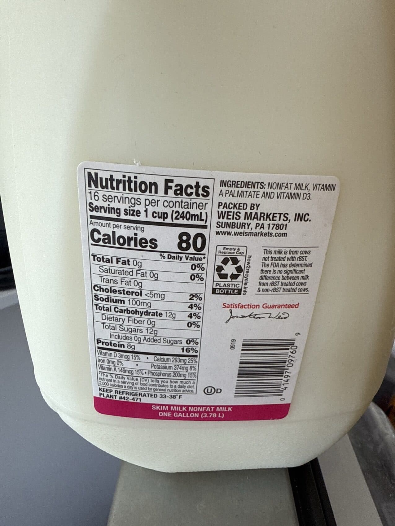 weis NONFAT MILK SKIM MILK packshot