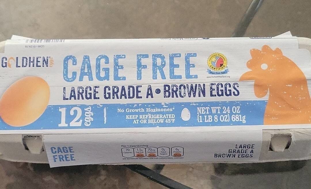 Golden eggs Cage free large grade A brown eggs packshot