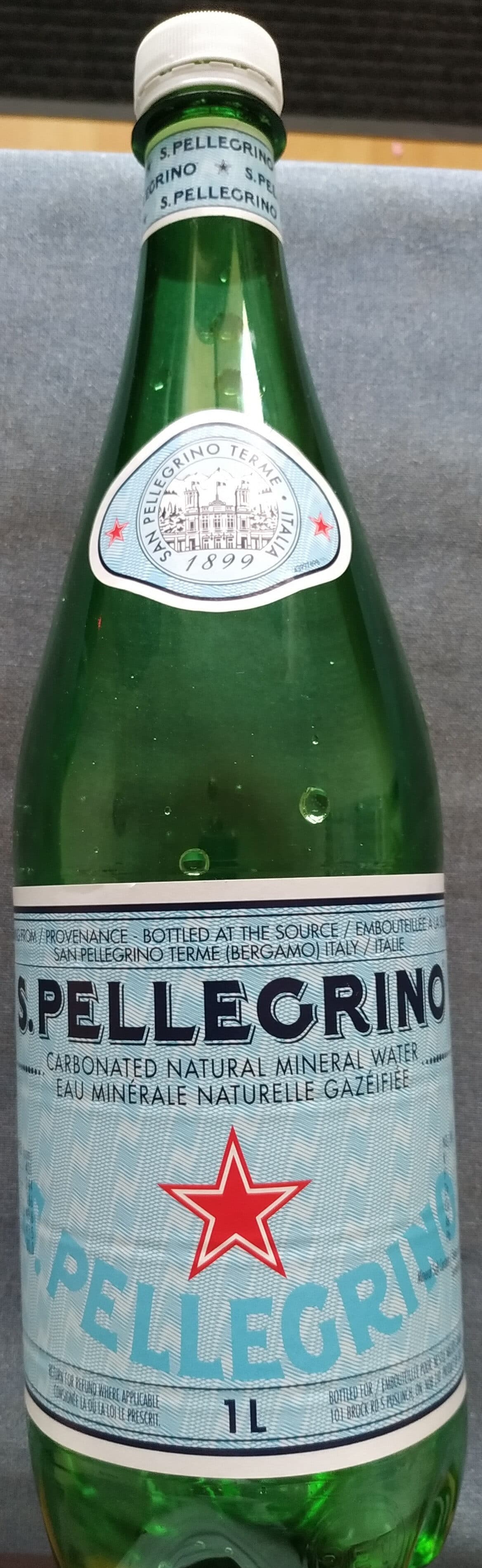 S.Pellegrino Carbonated natural mineral water packshot
