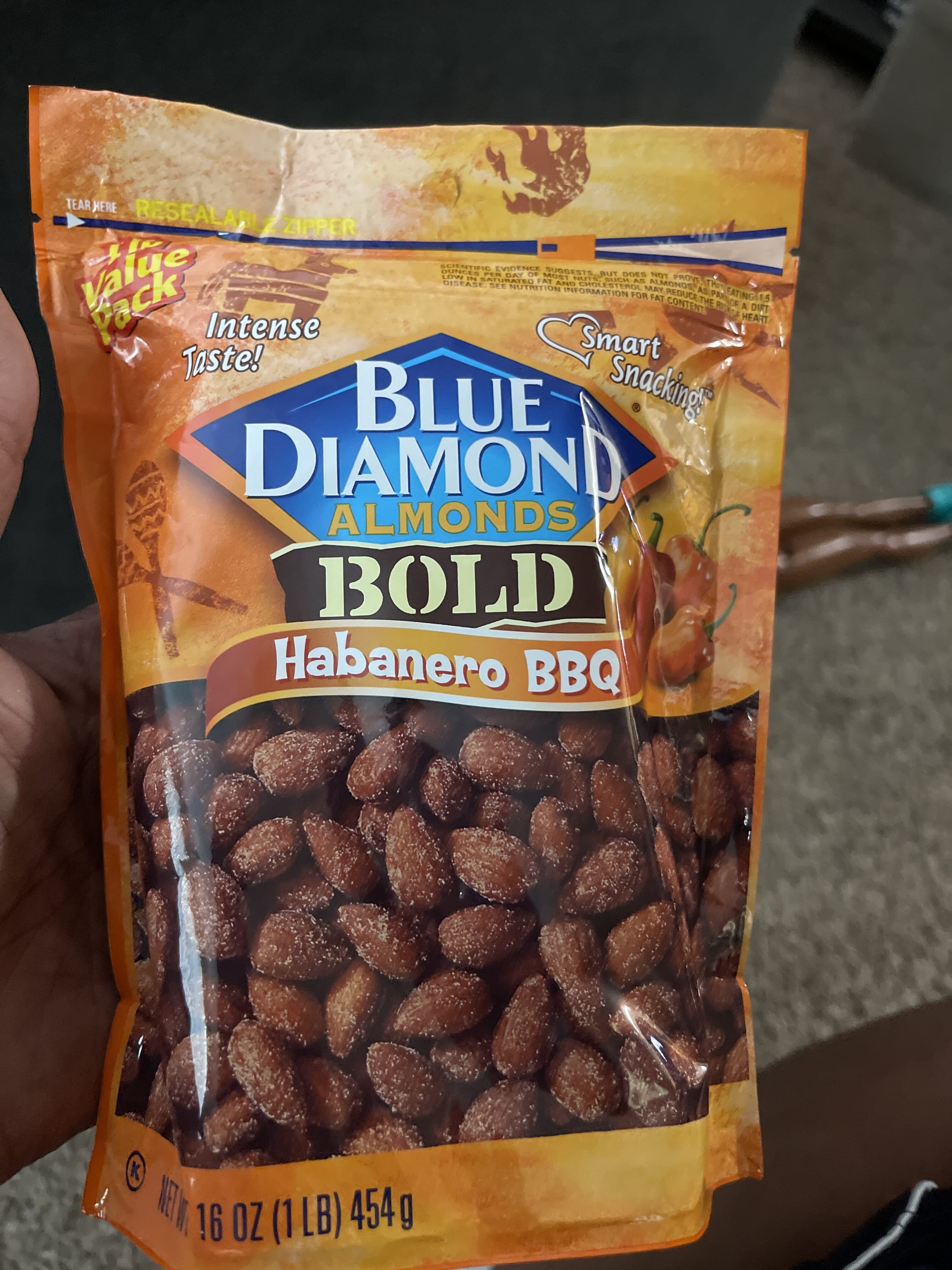 Blue Diamond Habanero BBQ Flavored Almonds packshot