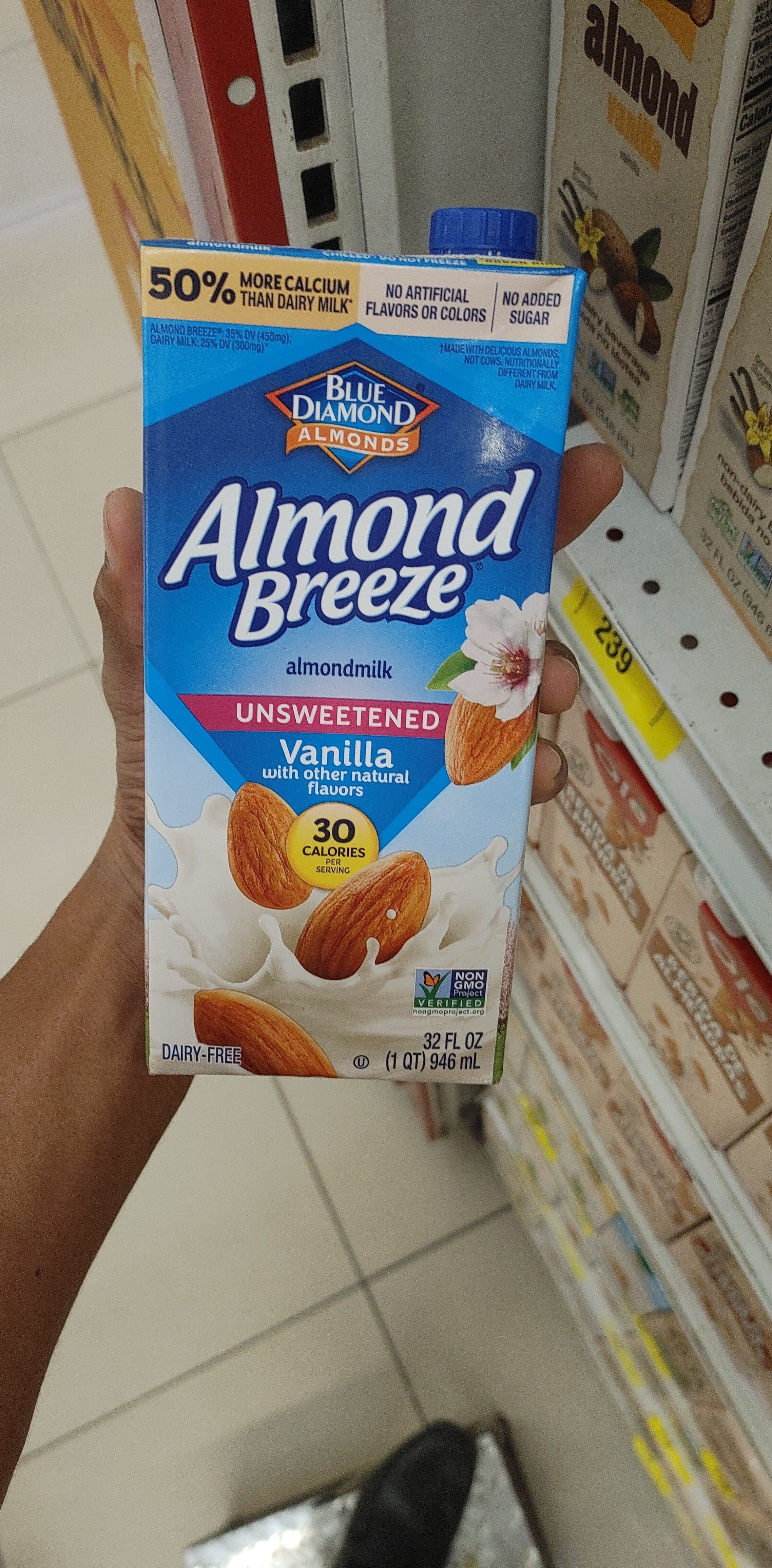 Blue Diamond Almond Breeze Unsweetened Vanilla almondmilk packshot
