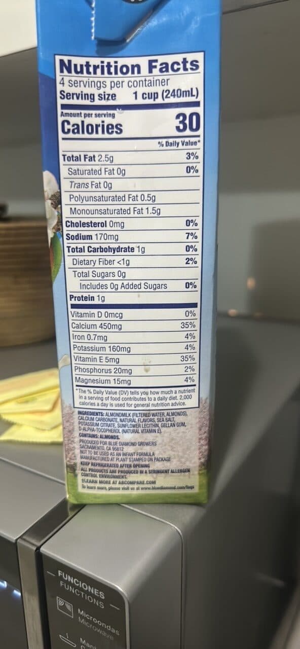 Blue Diamond Almond Breeze Unsweetened Vanilla almondmilk packshot