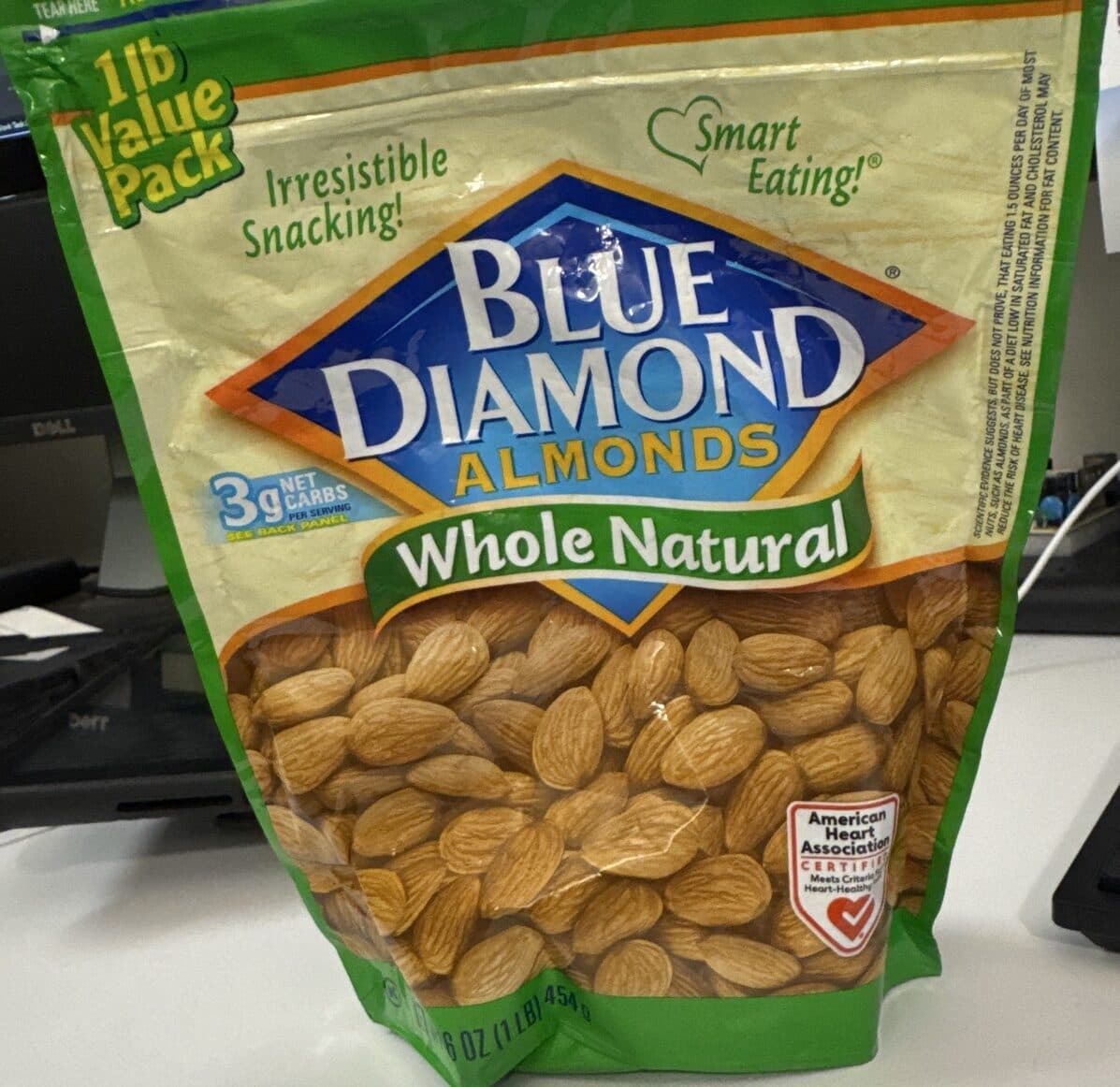 Blue Diamond Whole Natural Almonds packshot