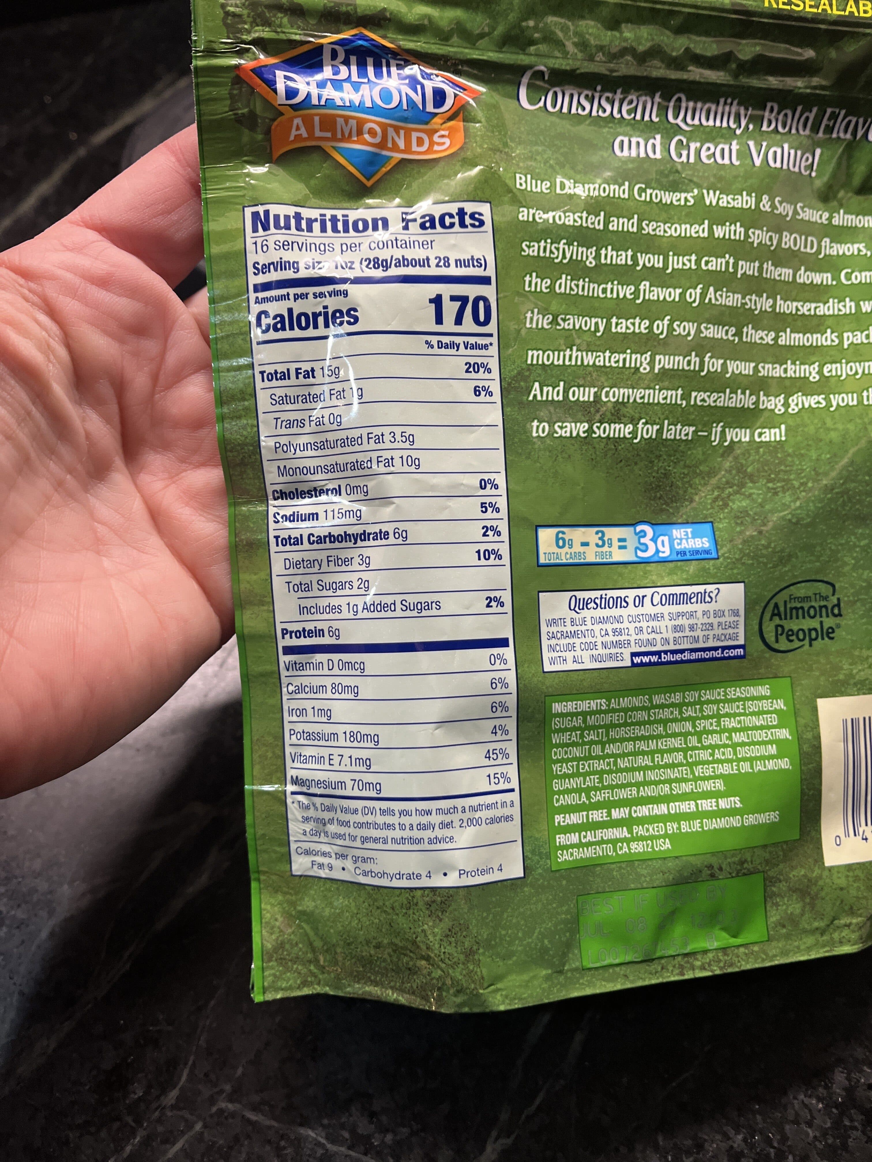 Blue Diamond Bold Wasabi & Soy Sauce Almonds packshot