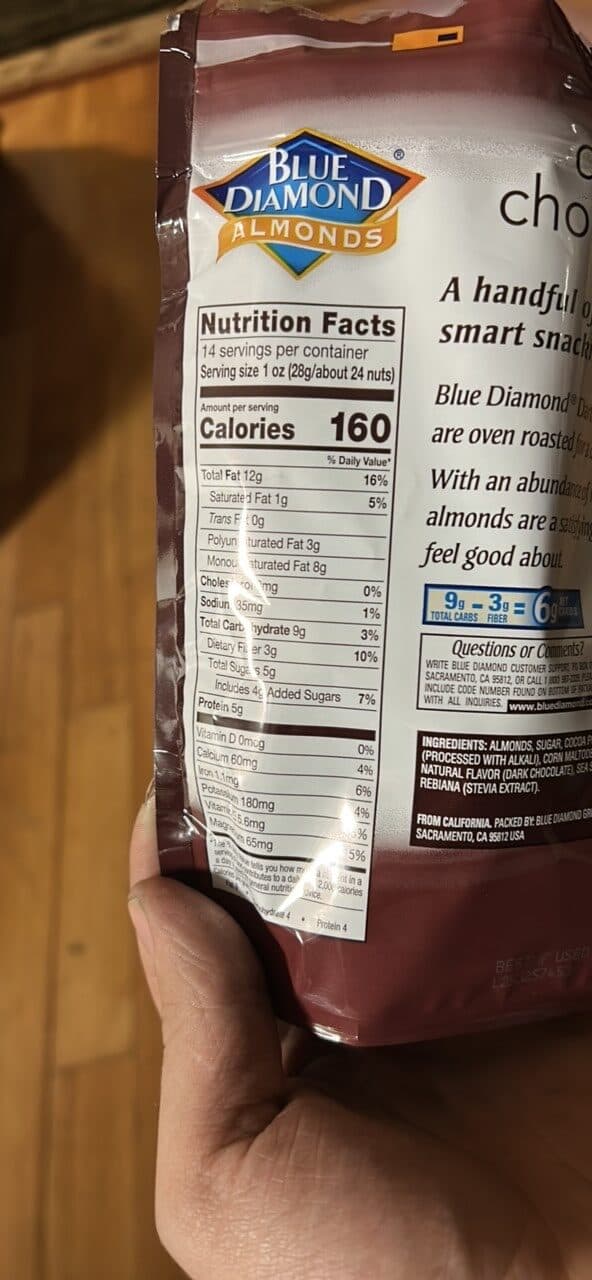 Blue Diamond Oven Roasted Almonds dark chocolate flavored packshot
