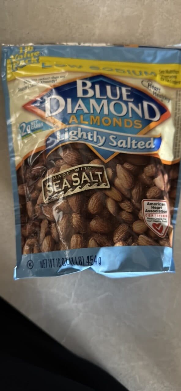 Blue Diamond Lightly Salted Almonds packshot