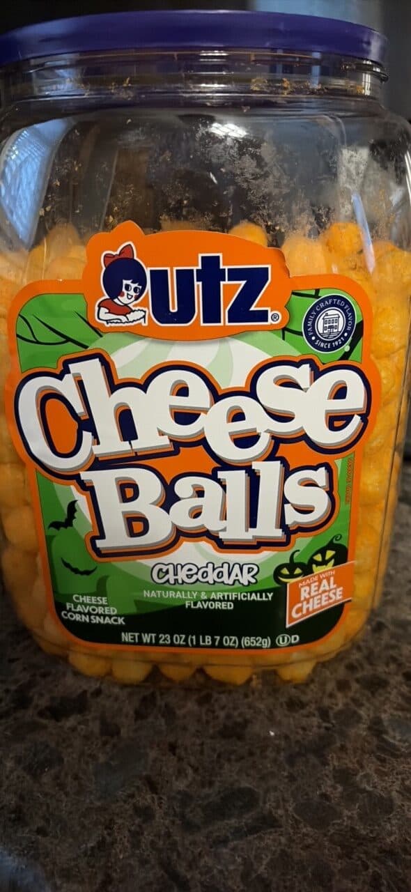Utz Cheese Balls packshot
