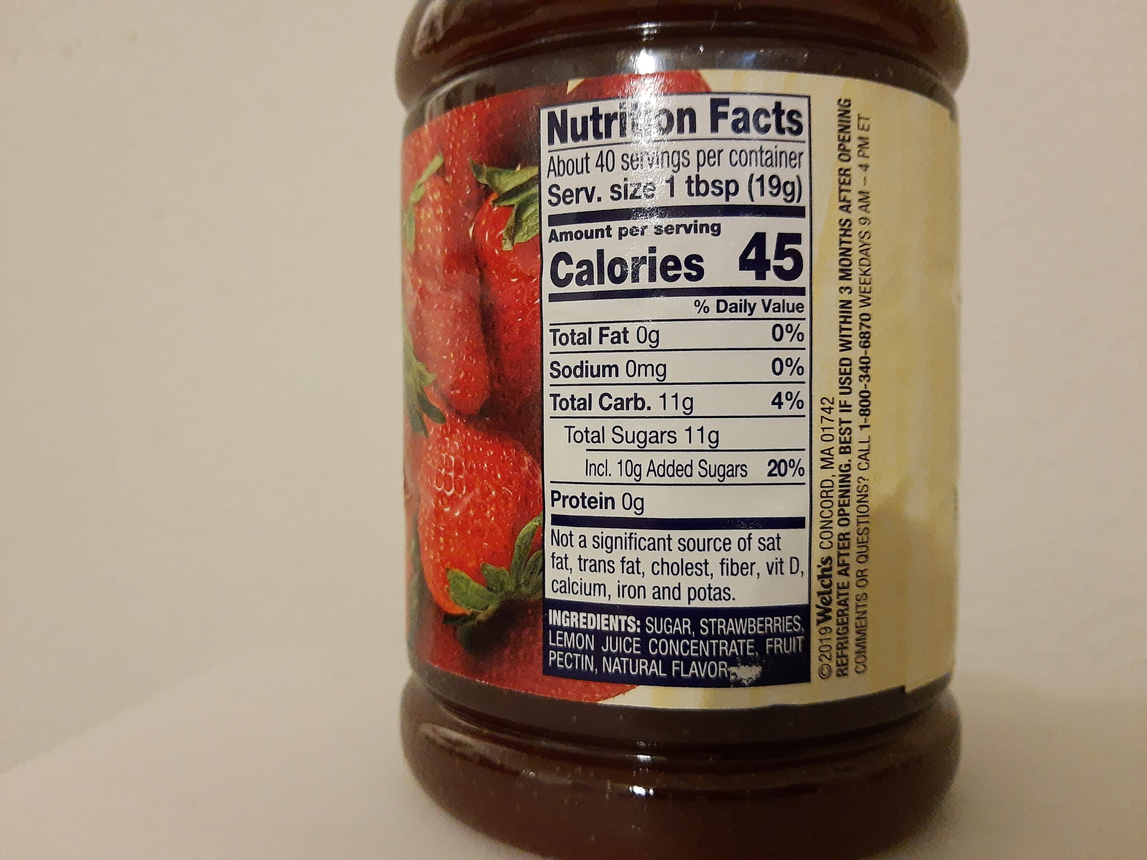 Welch's Natural Strawberry Fruit Spread packshot