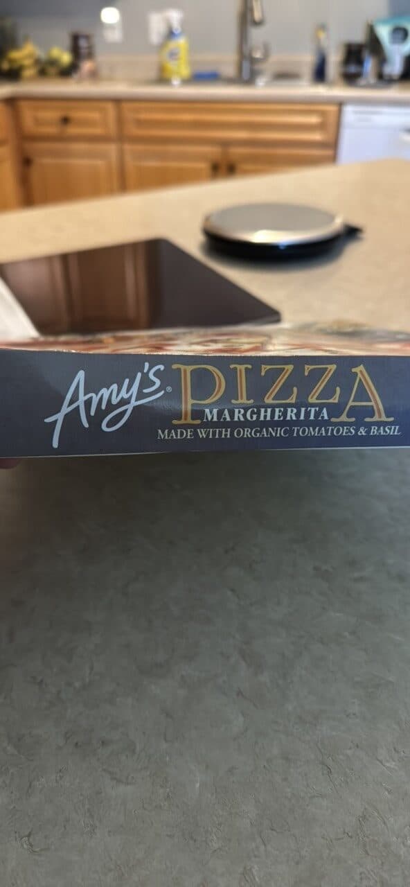 Amy's Pizza Margherita packshot