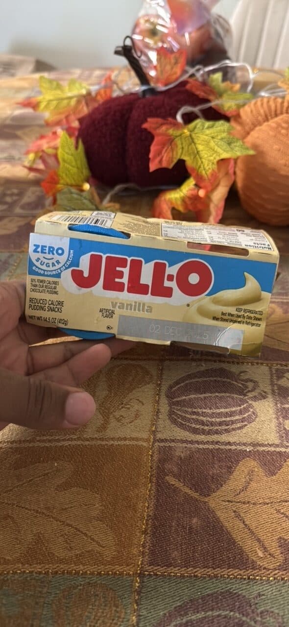 JELL-O vanilla pudding snack packshot