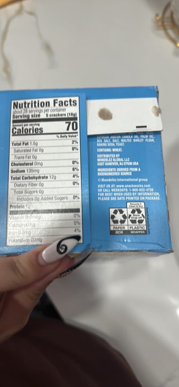 Premium Saltine Crackers packshot