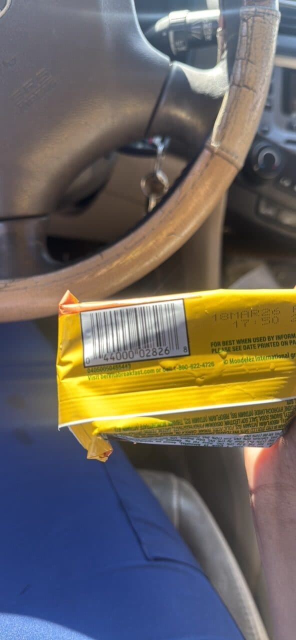 belVita Crunchy Golden Oat Breakfast Biscuits packshot