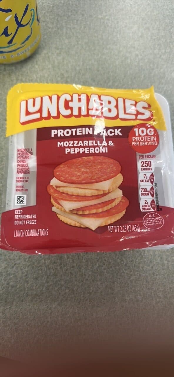 LUNCHABLES MOZZARELLA & PEPPERONI PROTEIN PACK packshot