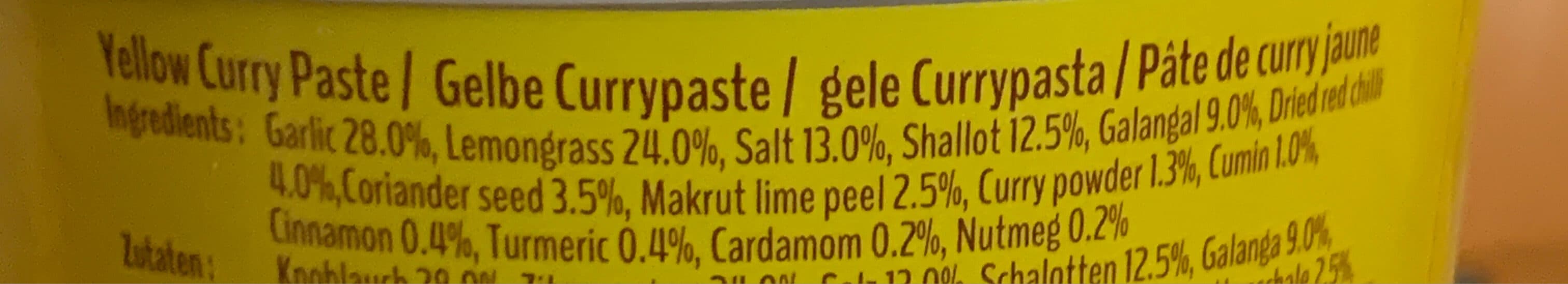 Mae Ploy Yellow Curry Paste packshot