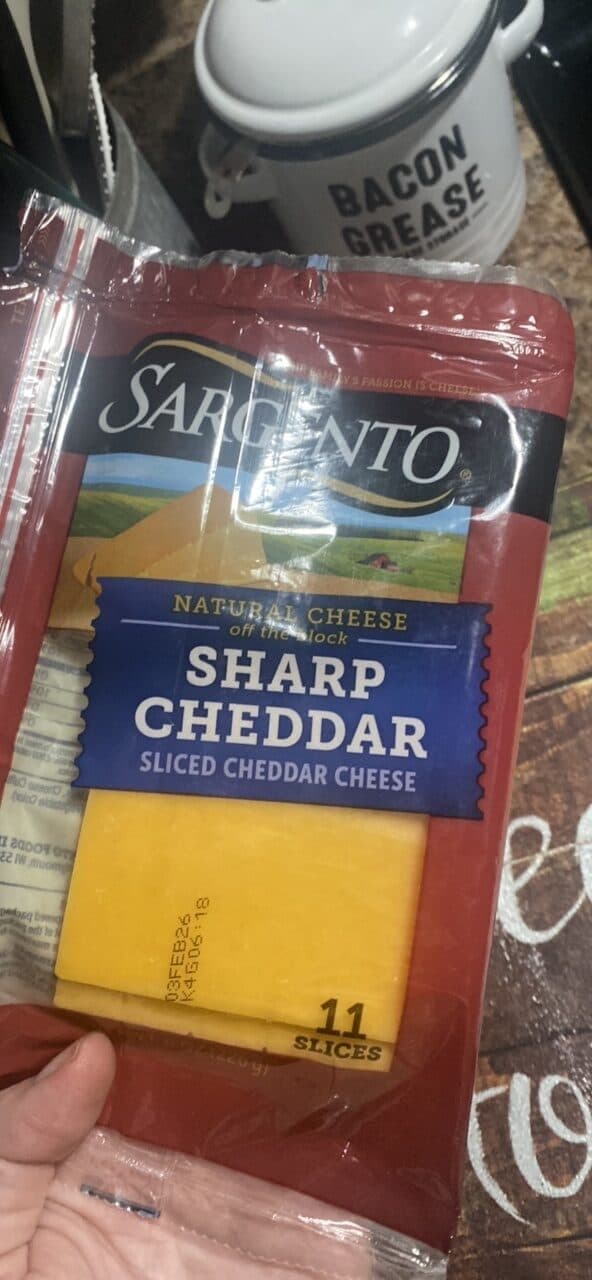 Sargento Sharp Cheddar Sliced Cheddar Cheese packshot