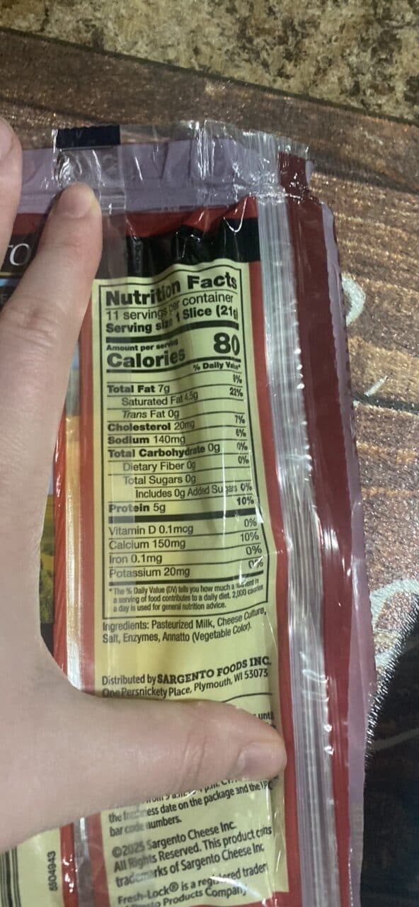 Sargento Sharp Cheddar Sliced Cheddar Cheese packshot