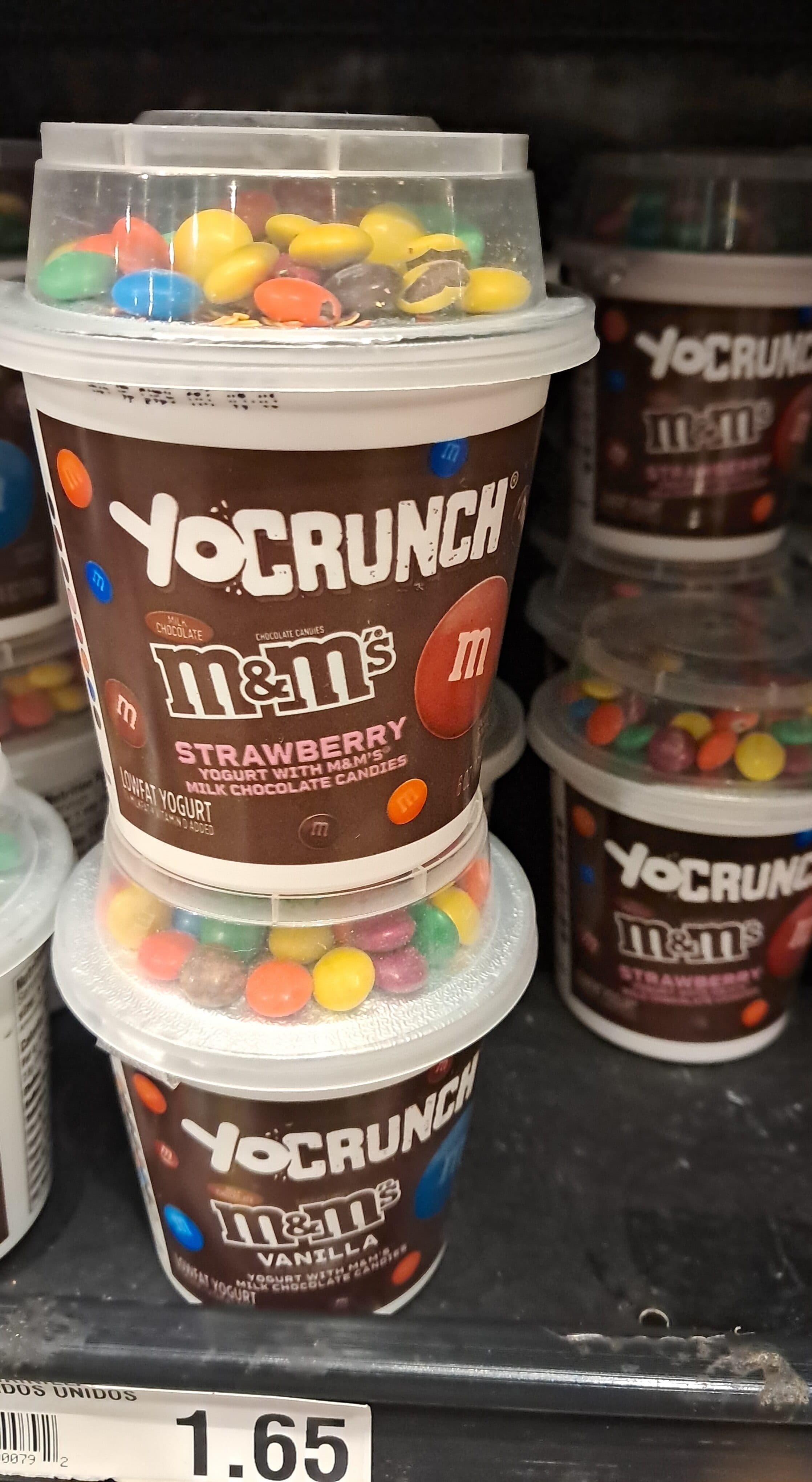 Yocrunch Lowfat Strawberry Yogurt with M&M's packshot