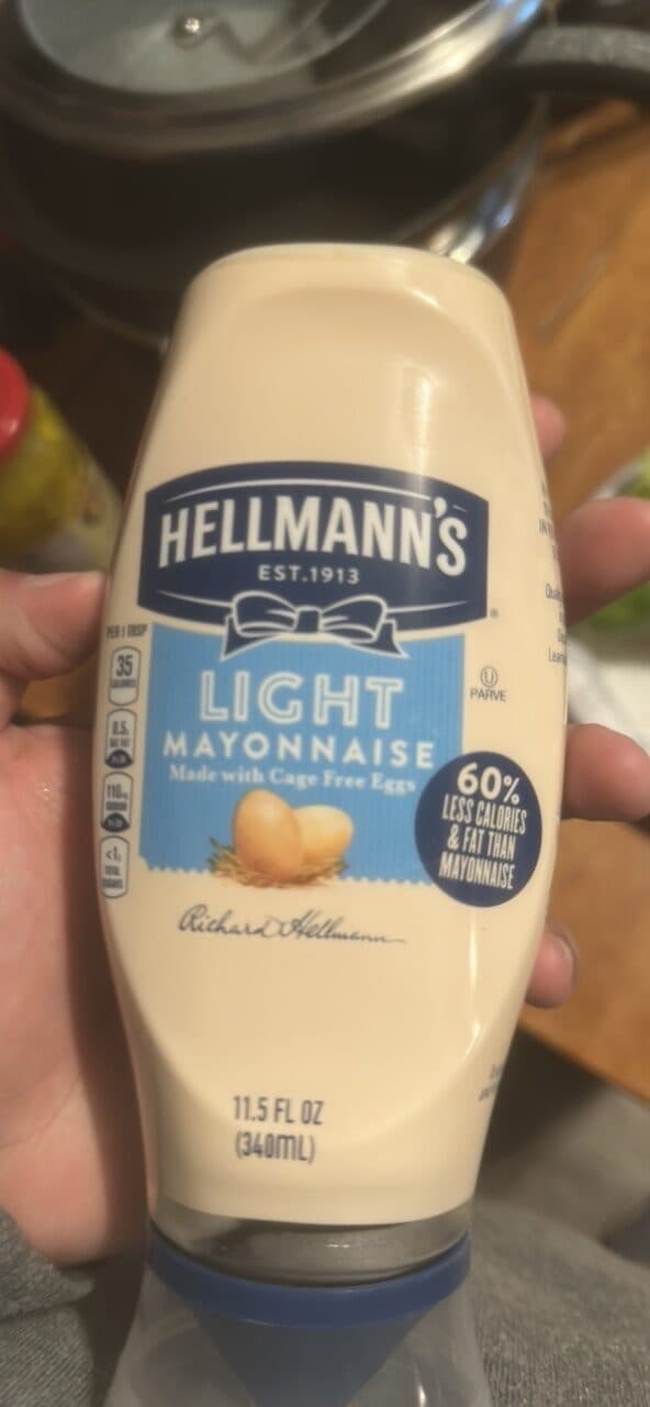 Hellmann's Light Mayonnaise packshot
