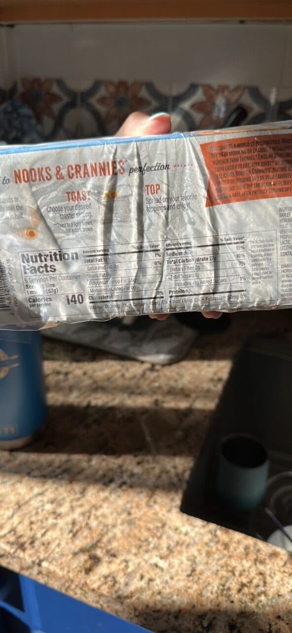 THOMAS' English Muffins Sourdough packshot