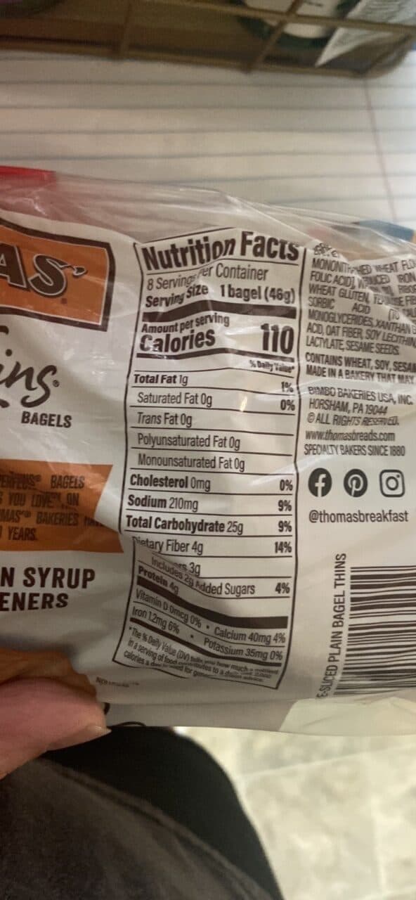 THOMAS' Bagel Thins Plain Bagels packshot