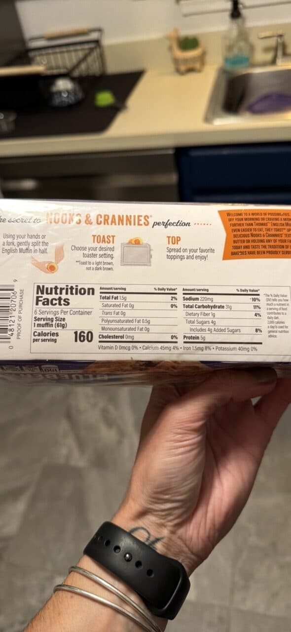 Thomas' English Muffins Blueberry packshot