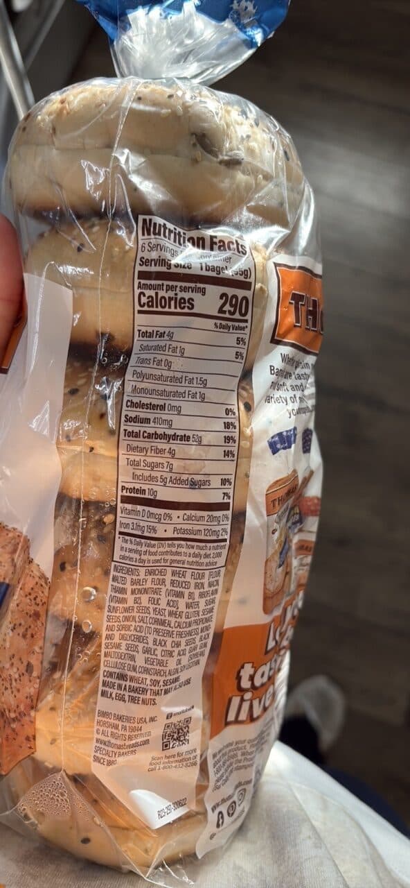 Thomas' Everything Bagels packshot