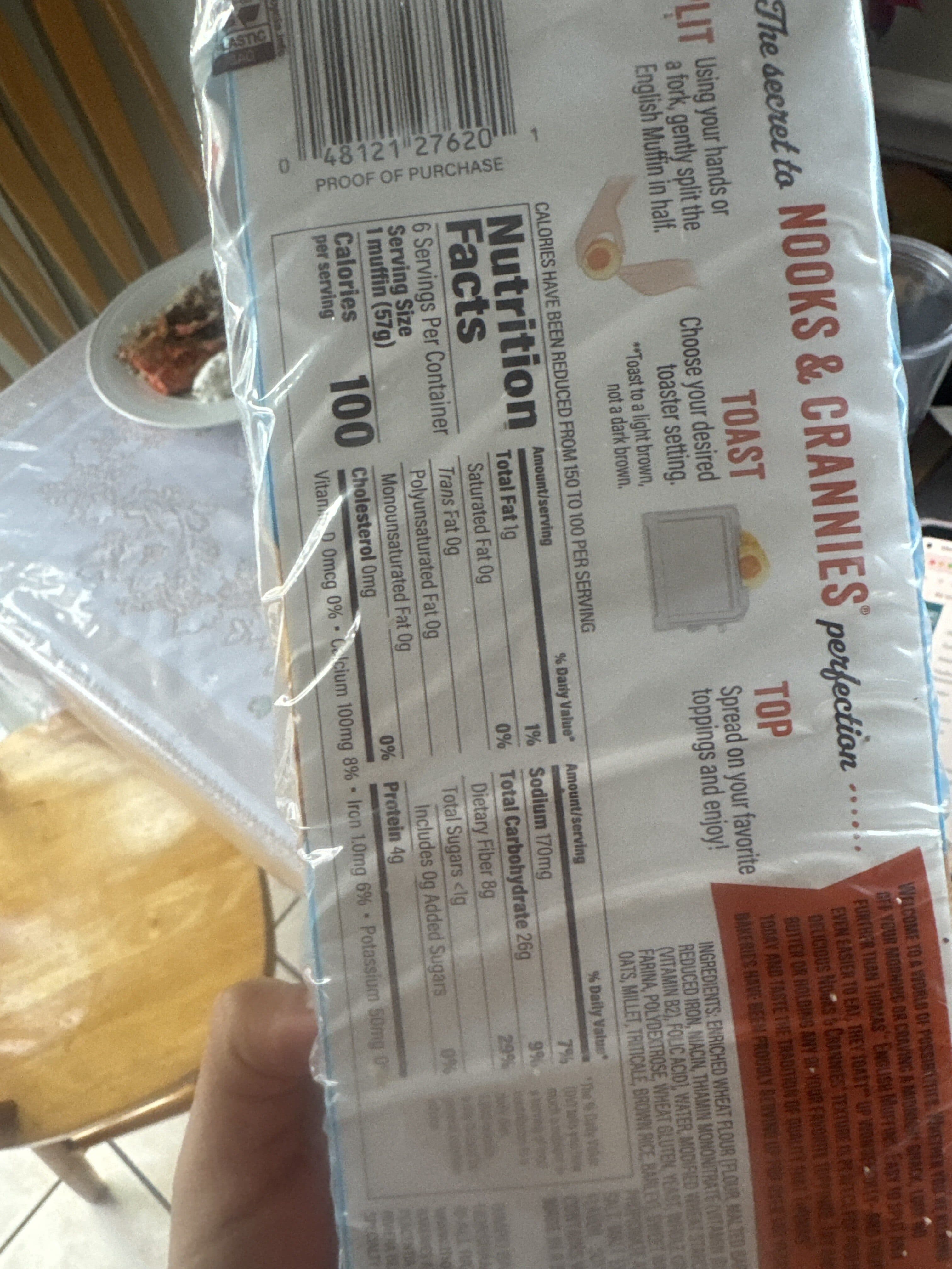 Thomas Light Multi Grain English Muffins packshot