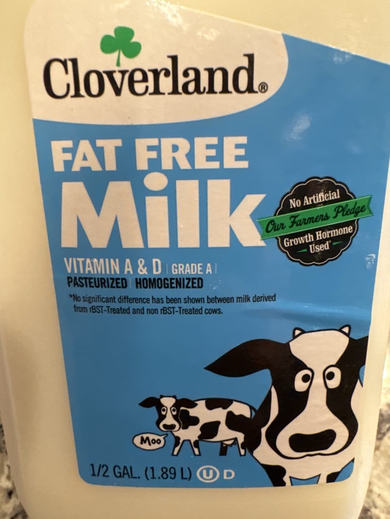 Two Farms Inc. Cloverland Farms Dairy, Fat Free Milk packshot