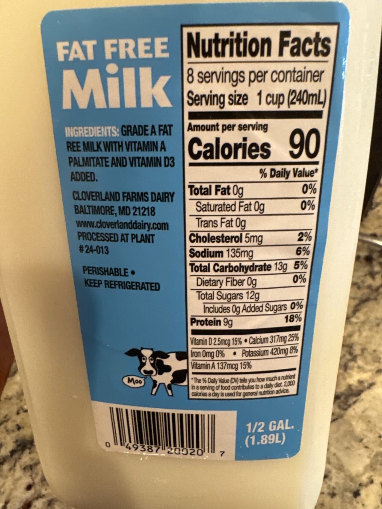 Two Farms Inc. Cloverland Farms Dairy, Fat Free Milk packshot