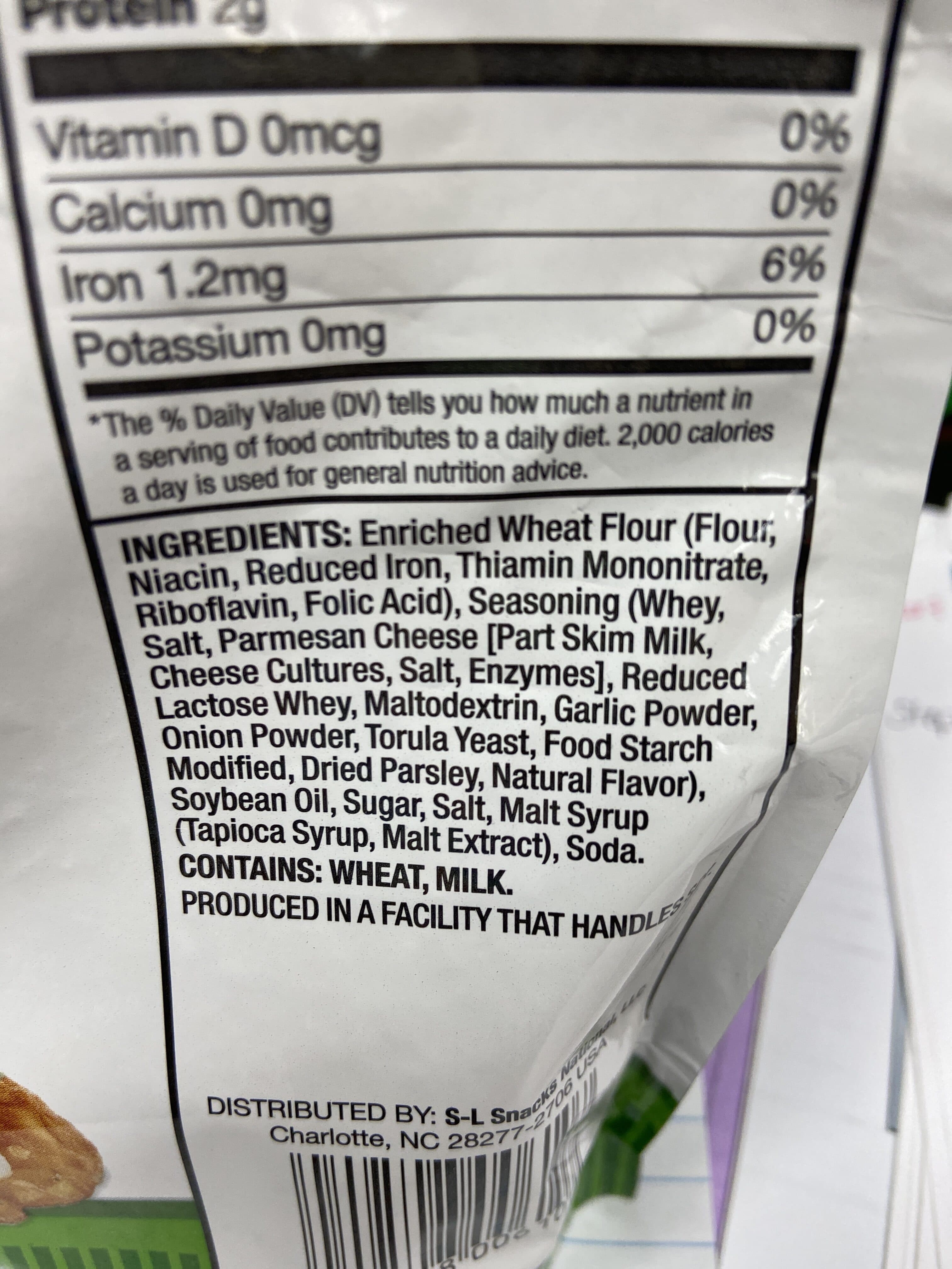 Snack Factory Pretzel Crisps Garlic Parmesan packshot