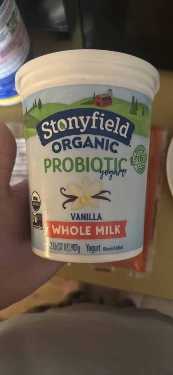 Stonyfield Organic Yogurt packshot