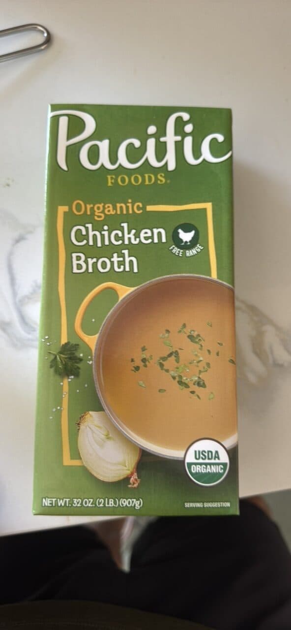 Pacific Foods Organic Free Range Chicken Broth packshot