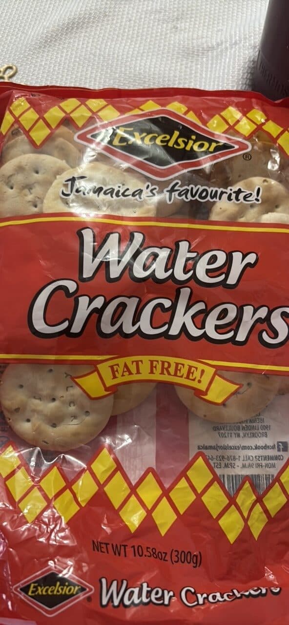 Excelsior Water Crackers packshot