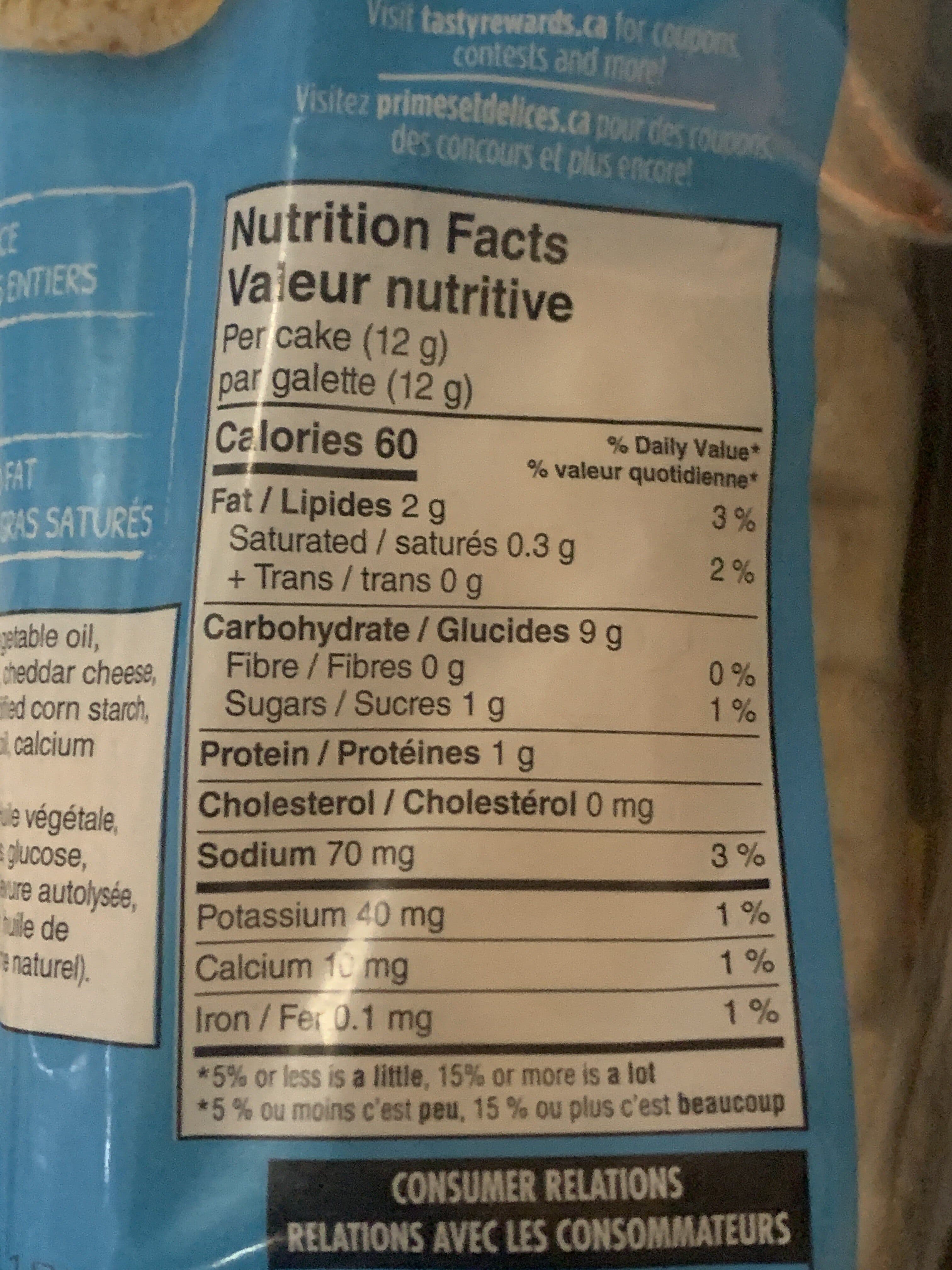 Quaker Crispy Minis White Cheddar Mini Rice Cakes packshot