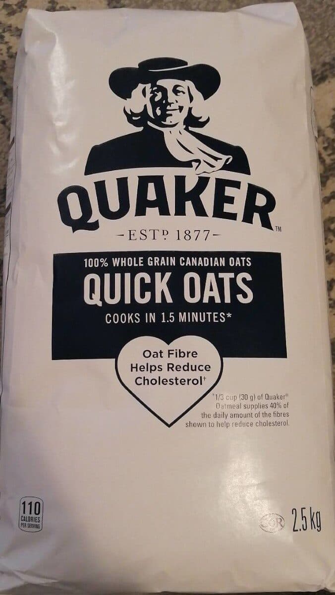Quaker Whole Grain Canadian Quick Oats packshot