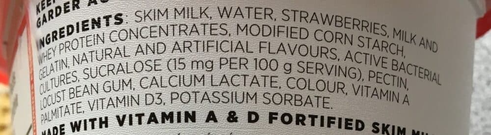 Yoplait Yogourt Source (fraise) packshot