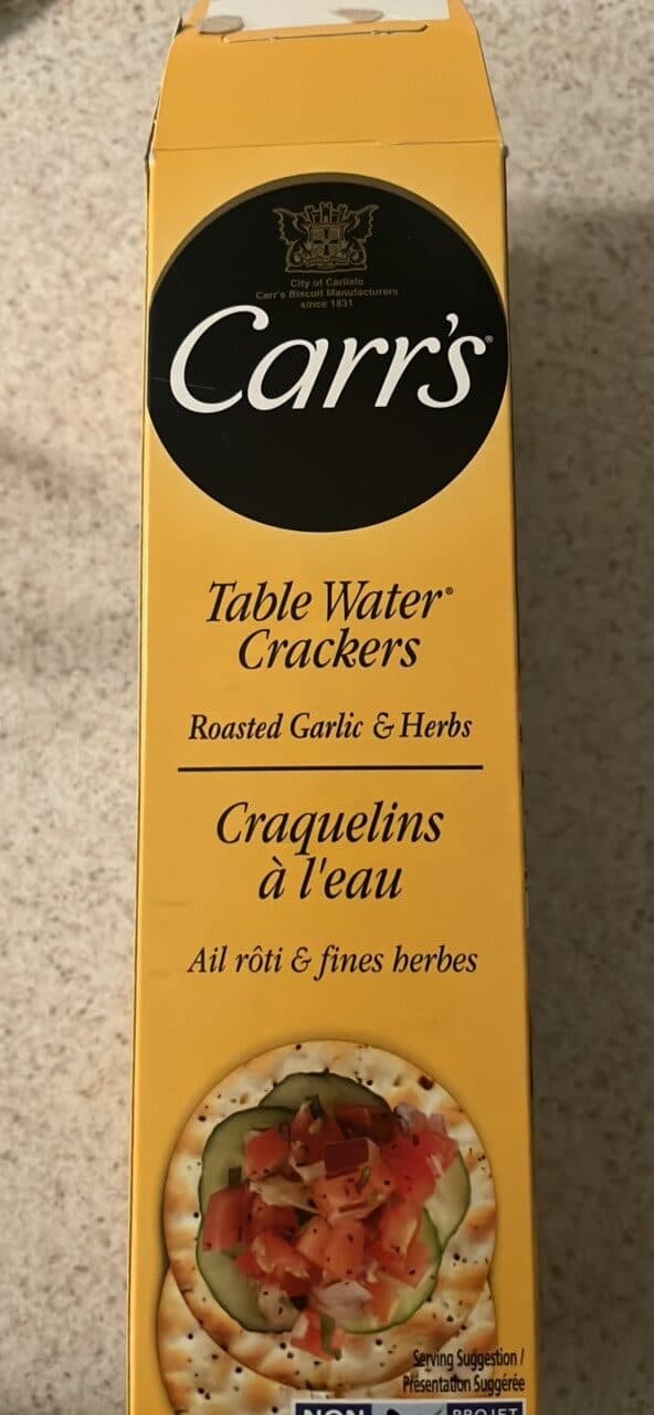 Carr's TABLE WATER CRACKERS ROASTED GARLIC & HERBS packshot