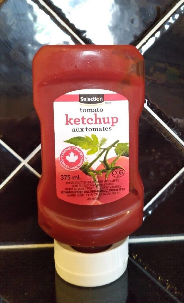 Selection Tomato ketchup packshot