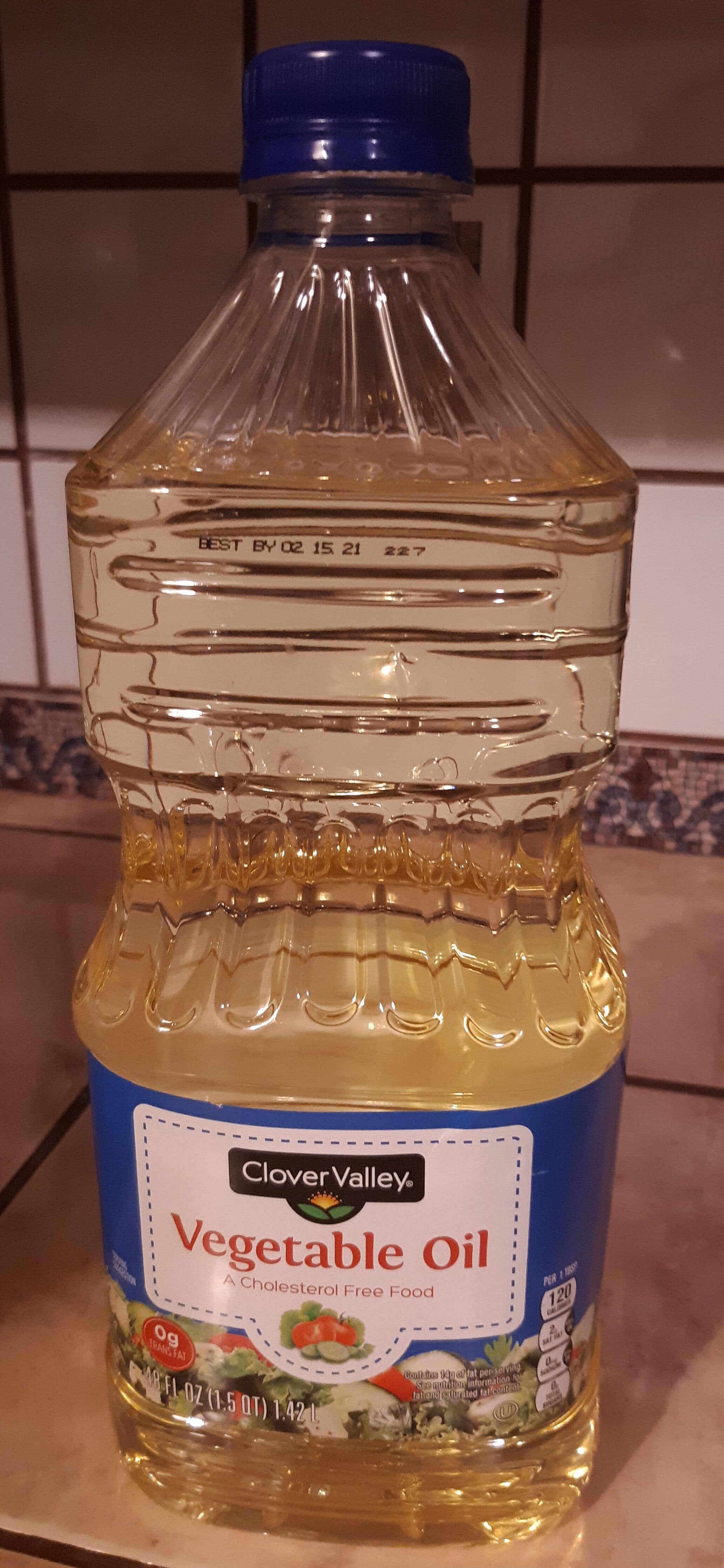 Clover Valley Vegetable Oil packshot