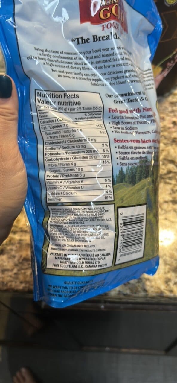 Northern Gold Granola Raspberry & Blueberry packshot