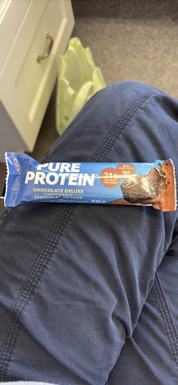 Pure protein Chocolate deluxe protein bar packshot