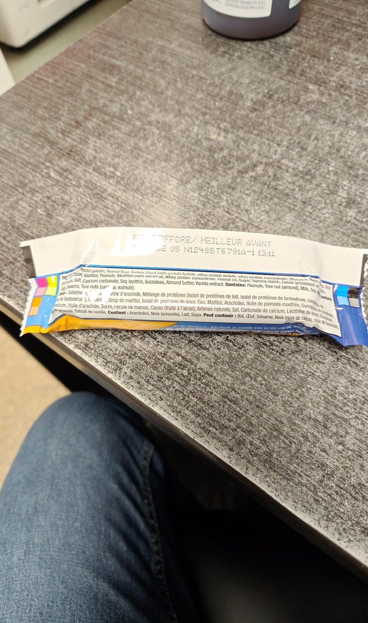 Pure protein Peanut butter protein bar packshot