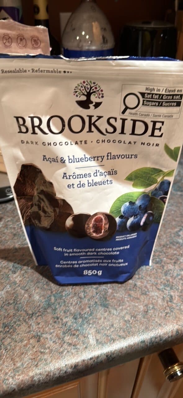 Brookside Açai & blueberry flavours packshot