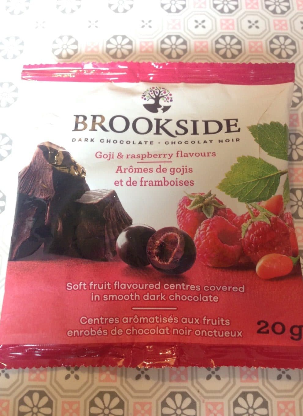 Brookside Centre arômatisés aux fruits enrobés de chocolat noir onctueux packshot