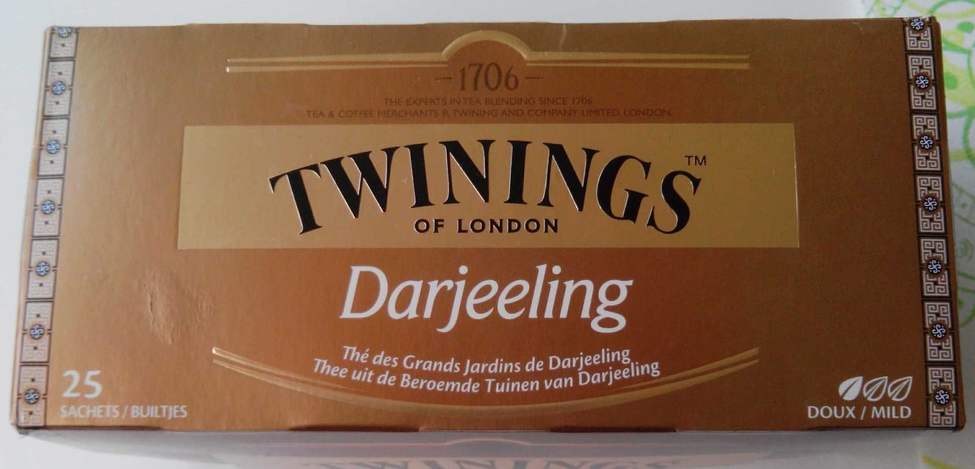 Twinings Darjeeling packshot